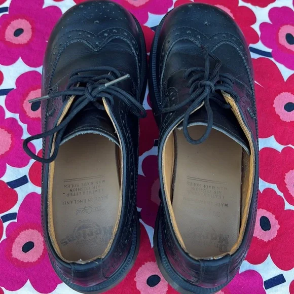 🏴󠁧󠁢󠁥󠁮󠁧󠁿 Vintage Dr. Martens Platform MIE Brogue Black Wingtip Oxfords UK 7
